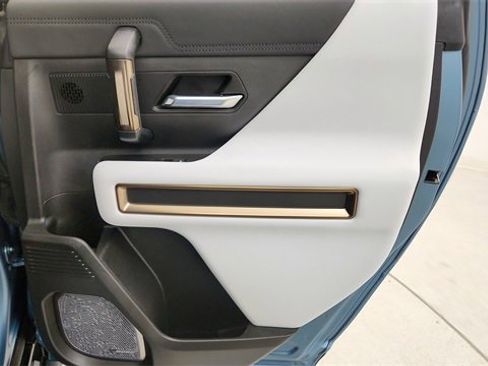 Used 2024 GMC Hummer EV 3X w/ Omega Edition image 27