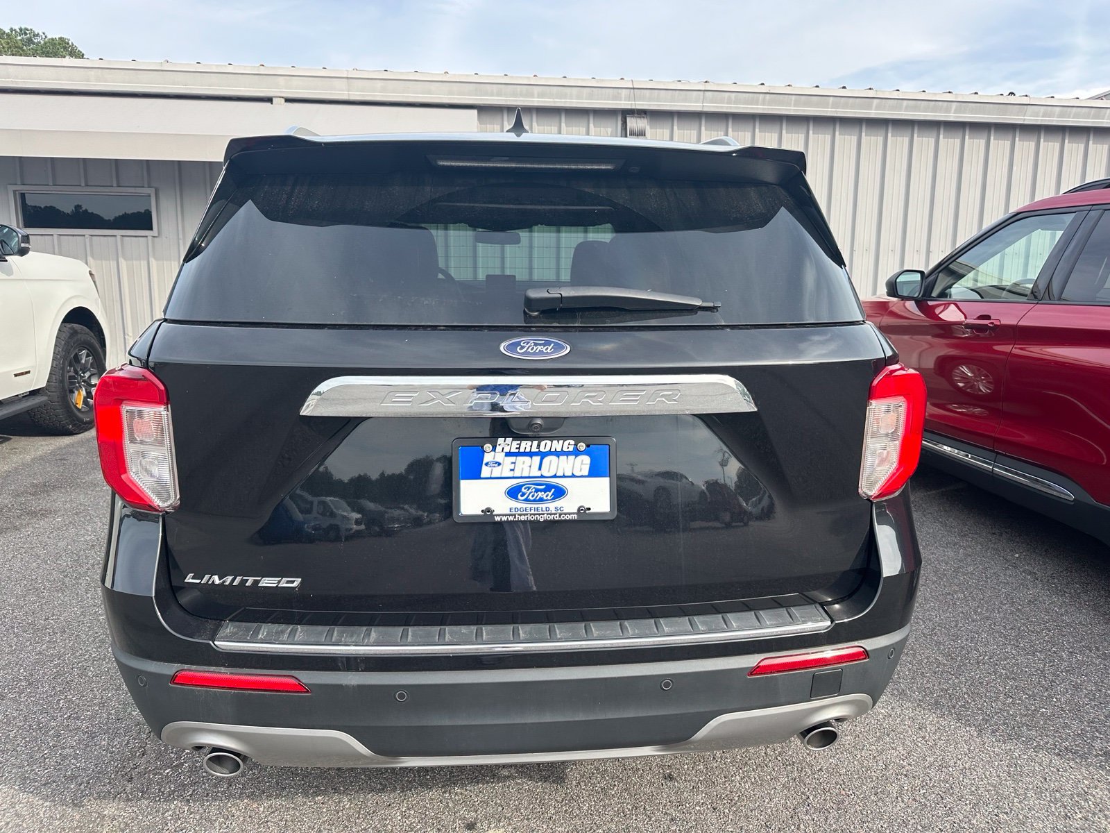 Used 2024 Ford Explorer Limited w/ Limited Technology Package RWD image 6