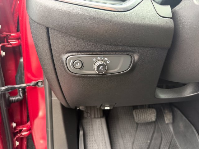 Used 2018 Chevrolet Equinox LT FWD image 20