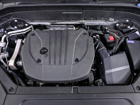 Certified 2023 Volvo XC90 B5 Core image 37