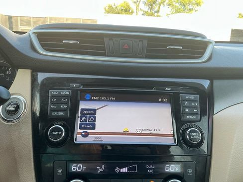 Used 2016 Nissan Rogue SV w/ SV Premium Package FWD image 26