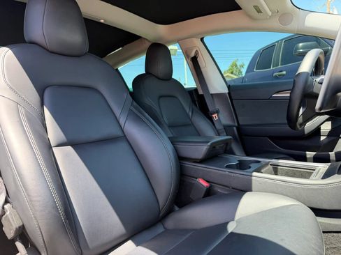 Used 2022 Tesla Model 3 Long Range AWD/4WD image 16
