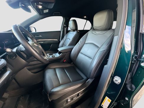 Used 2025 Cadillac XT4 Premium Luxury image 21
