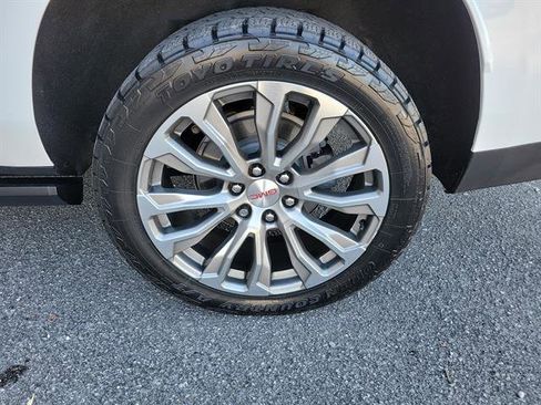 Used 2021 GMC Yukon XL Denali w/ Denali Premium Package image 33