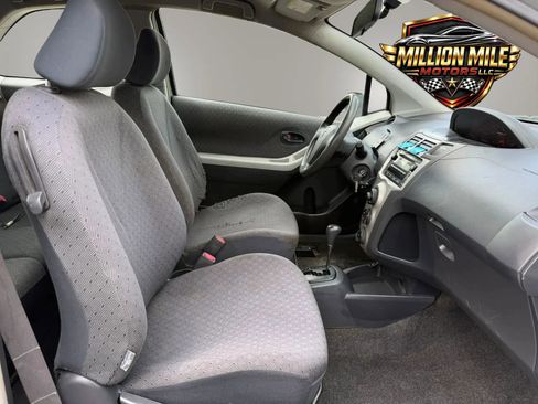 Used 2009 Toyota Yaris 2-Door Hatchback FWD image 18