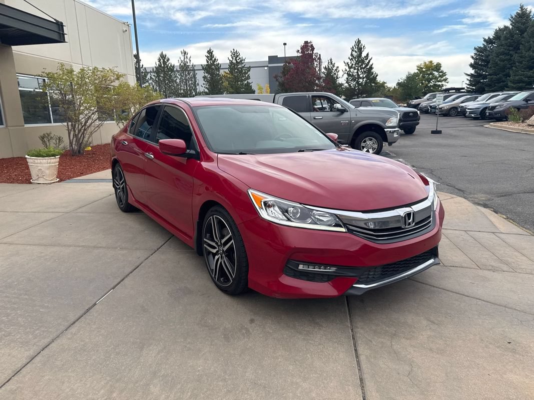Used 2017 Honda Accord Sport image 5