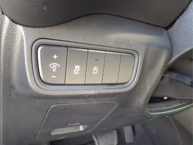 Used 2025 Kia Soul LX w/ LX Technology Package FWD image 17