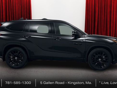 Used 2023 Toyota Highlander XSE image 4