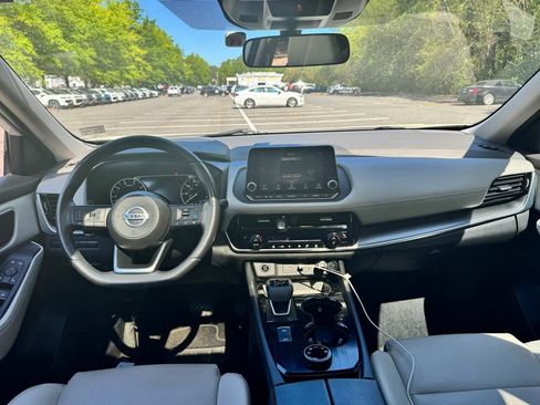 Used 2021 Nissan Rogue SV w/ Premium Package AWD/4WD image 24