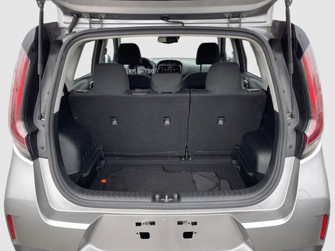 Used 2023 Kia Soul S FWD image 17