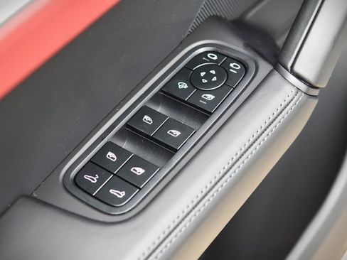 Certified 2025 Porsche Cayenne image 29