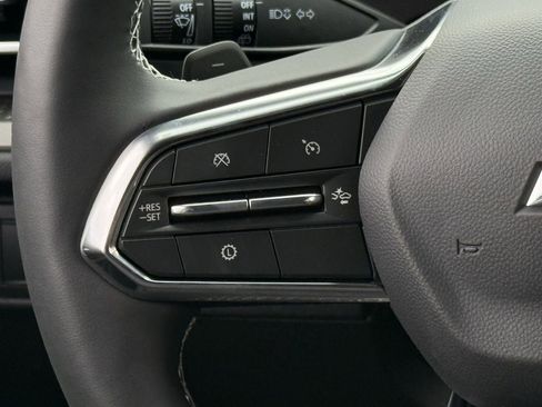 New 2026 Chevrolet Traverse LT image 13