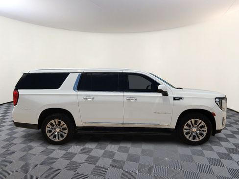 Used 2022 GMC Yukon XL Denali AWD/4WD image 5