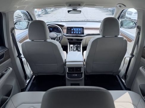 Used 2025 Volkswagen Atlas SE AWD/4WD image 25