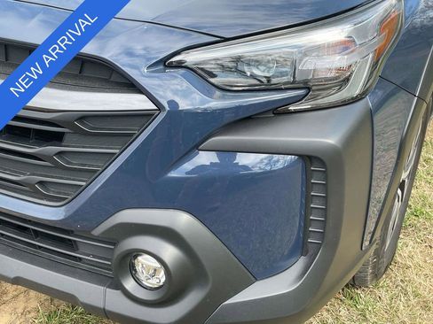 Used 2023 Subaru Outback Premium image 9