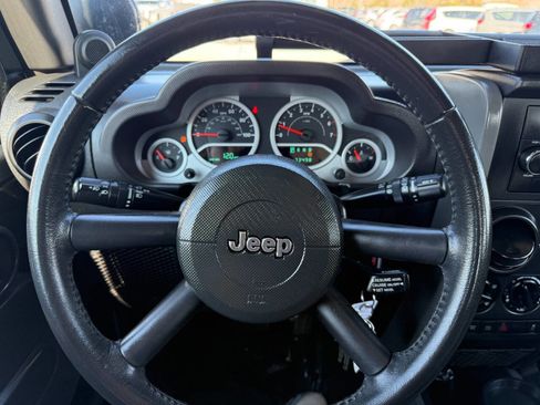 Used 2010 Jeep Wrangler Rubicon w/ PWR Convenience Group image 32