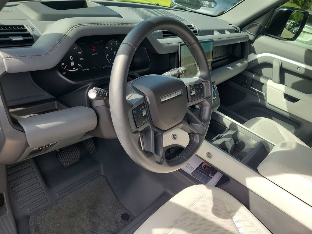 Used 2025 Land Rover Defender 130 S AWD/4WD image 7