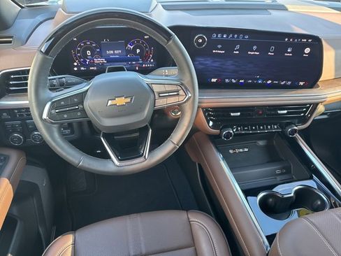 Used 2025 Chevrolet Tahoe High Country image 15