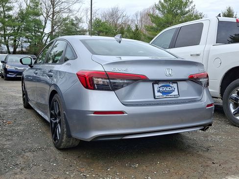 Used 2023 Honda Civic Sport image 3