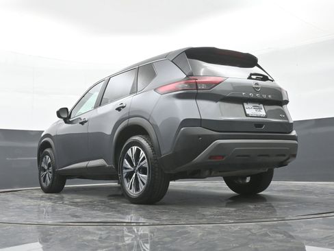 Used 2023 Nissan Rogue SV image 40