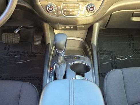 Used 2024 Chevrolet Malibu LT image 25