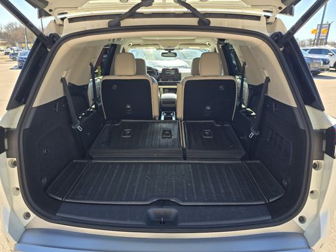 Used 2022 Nissan Pathfinder SL w/ SL Premium Package image 25