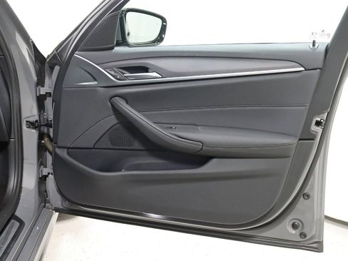 Used 2022 BMW 530i xDrive w/ M Sport Package image 35