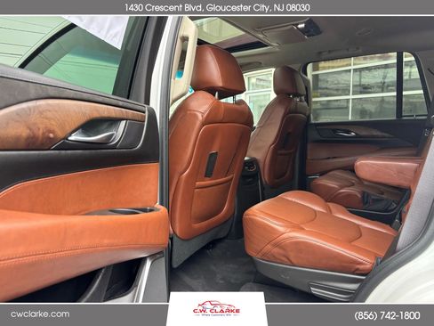 Used 2017 Cadillac Escalade Premium Luxury image 24