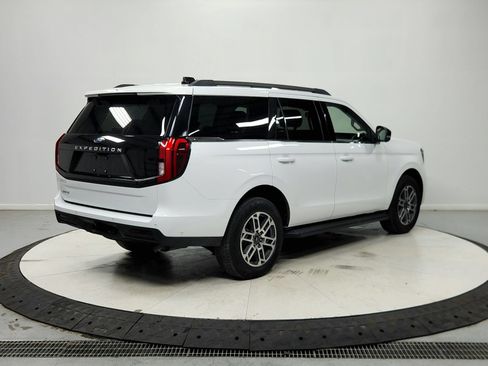 Used 2025 Ford Expedition Active AWD/4WD image 8