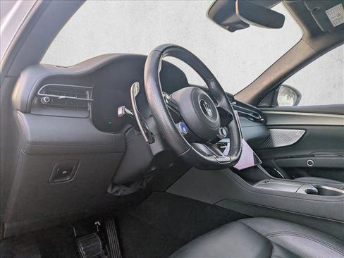 Used 2024 Maserati Grecale GT image 10