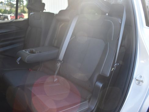 Used 2024 Jeep Grand Cherokee L Laredo w/ Luxury Tech Group I AWD/4WD image 26