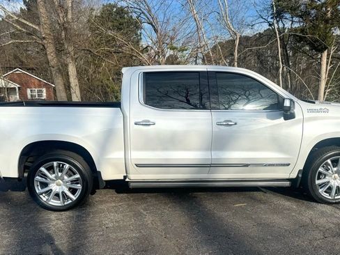 Used 2023 Chevrolet Silverado 1500 High Country w/ High Country Premium Package image 17