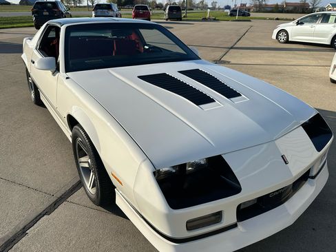 Used 1986 Chevrolet Camaro Z28 image 3