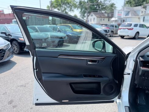 Used 2018 Lexus ES 350 w/ Premier Package FWD image 11