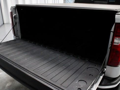 Used 2021 Chevrolet Silverado 1500 LT image 16