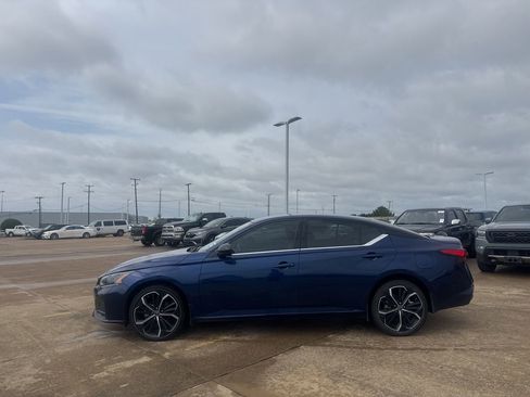 Certified 2024 Nissan Altima 2.5 SR AWD/4WD image 12