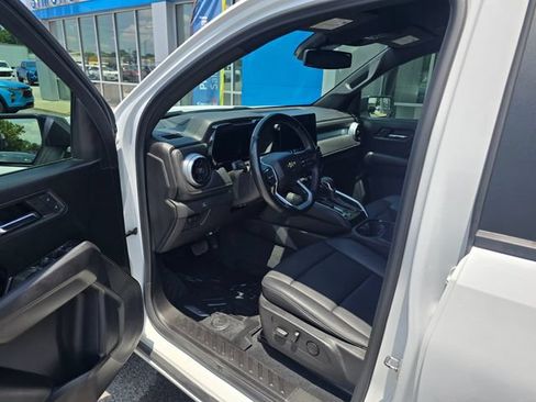 Used 2024 Chevrolet Colorado LT w/ LT Convenience Package III RWD image 10