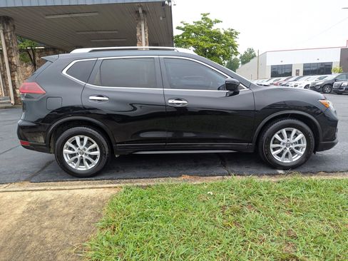 Used 2019 Nissan Rogue SV FWD image 8