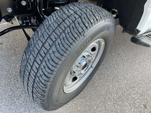 New 2026 Ford F250 XL w/ XL Chrome Package image 10