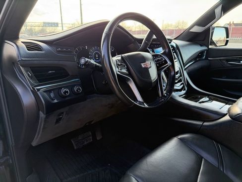 Used 2016 Cadillac Escalade ESV Platinum AWD/4WD image 24