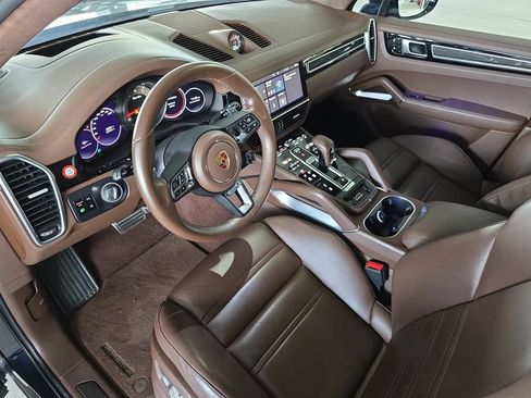Used 2021 Porsche Cayenne Turbo AWD/4WD image 4