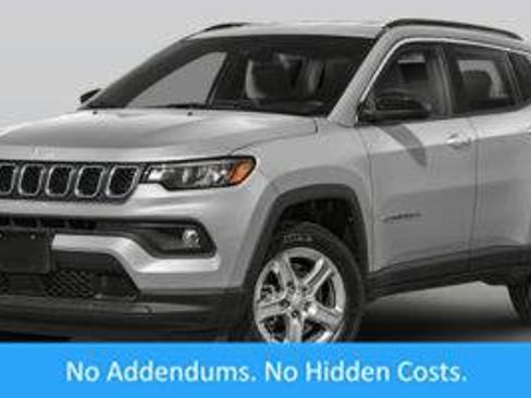 Used 2024 Jeep Compass Latitude image 1