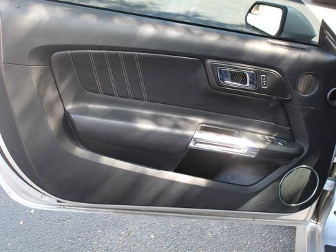 Used 2016 Ford Mustang GT Premium image 12