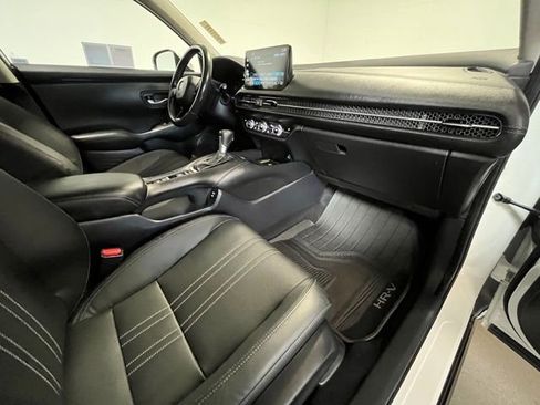 Used 2024 Honda HR-V EX-L image 10