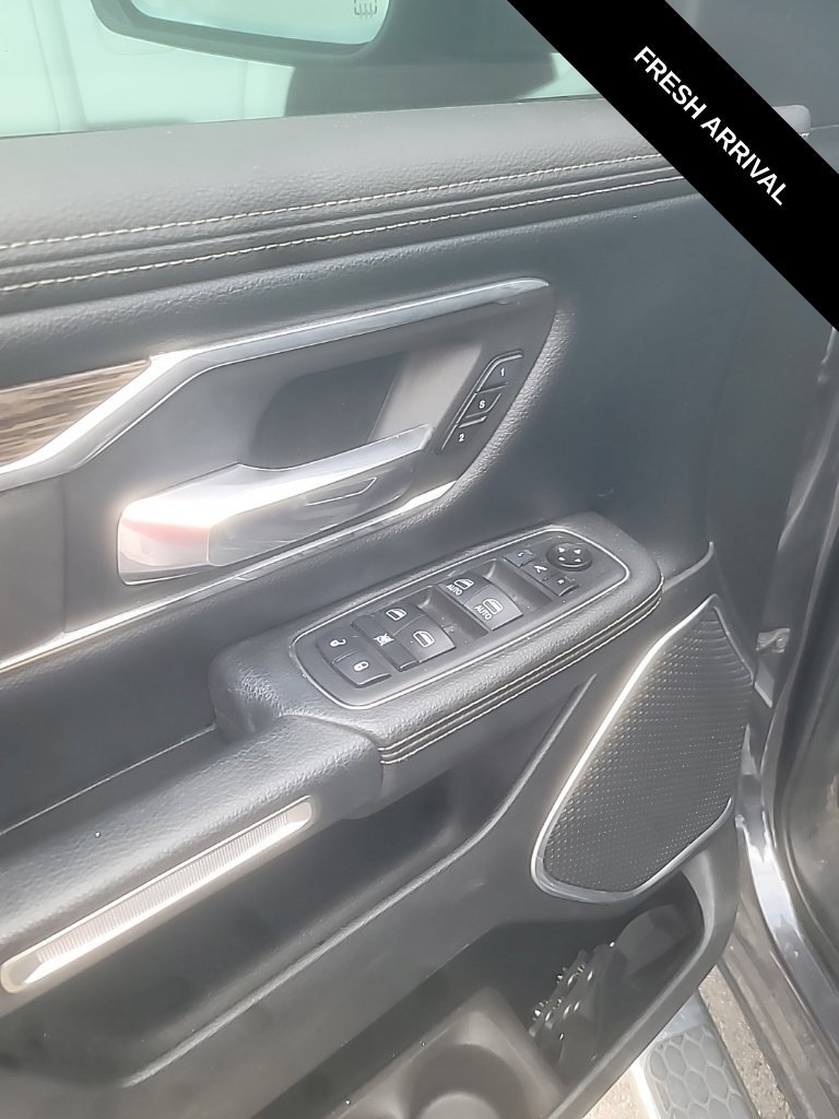 Used 2019 RAM 1500 Laramie AWD/4WD image 11