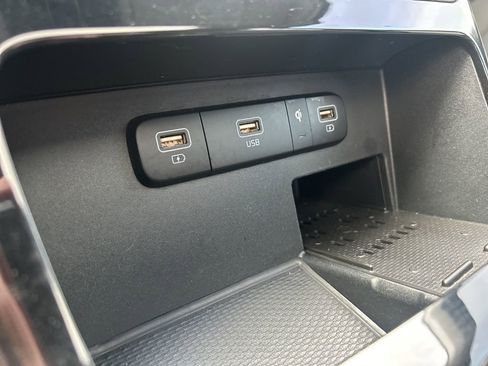 Used 2022 Kia Carnival SX Prestige image 35