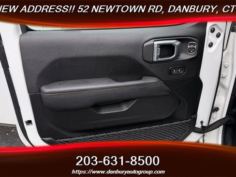 Used 2023 Jeep Wrangler Unlimited Sahara AWD/4WD image 9