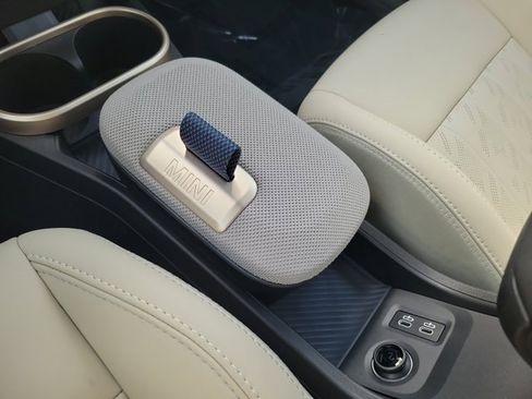 Used 2025 MINI Cooper 2-Door Hardtop image 25