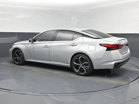 Used 2023 Nissan Altima 2.5 SR FWD image 4