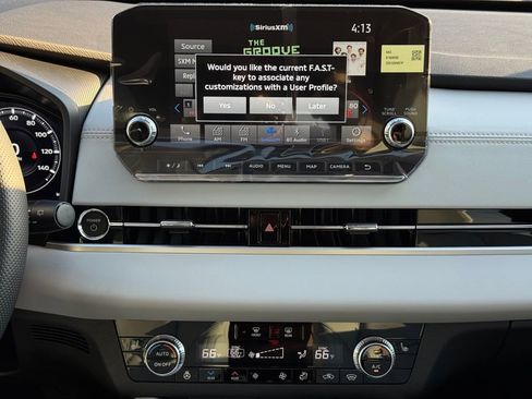 New 2025 Mitsubishi Outlander SEL image 18